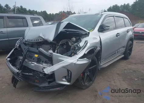 2018 Toyota Highlander Le Plus из США, поврежденный, VIN 5TDBZRFH1JS896193